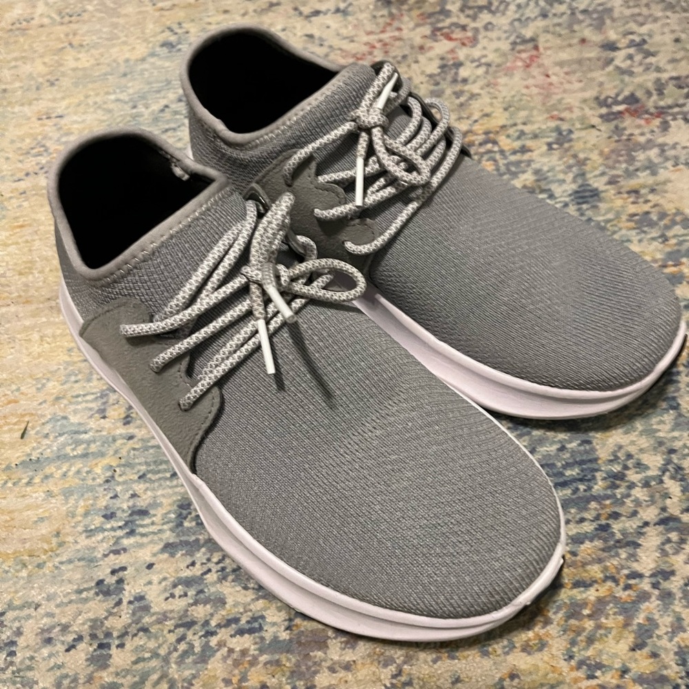 Vessi waterproof shoes size 9